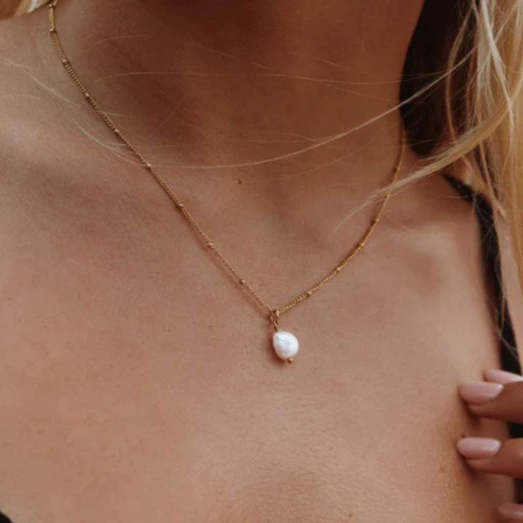 COLGANTE PERLA BARROCA