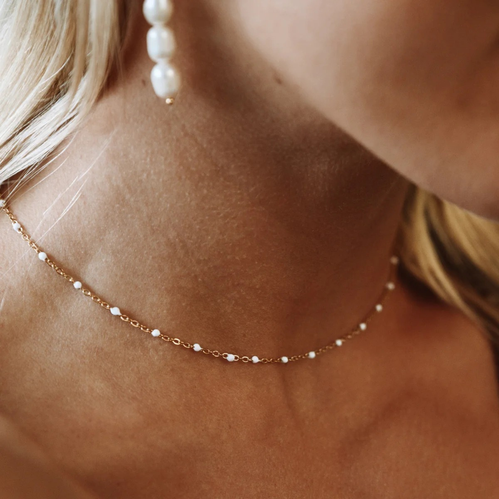 WHITE BEADED CHOKER