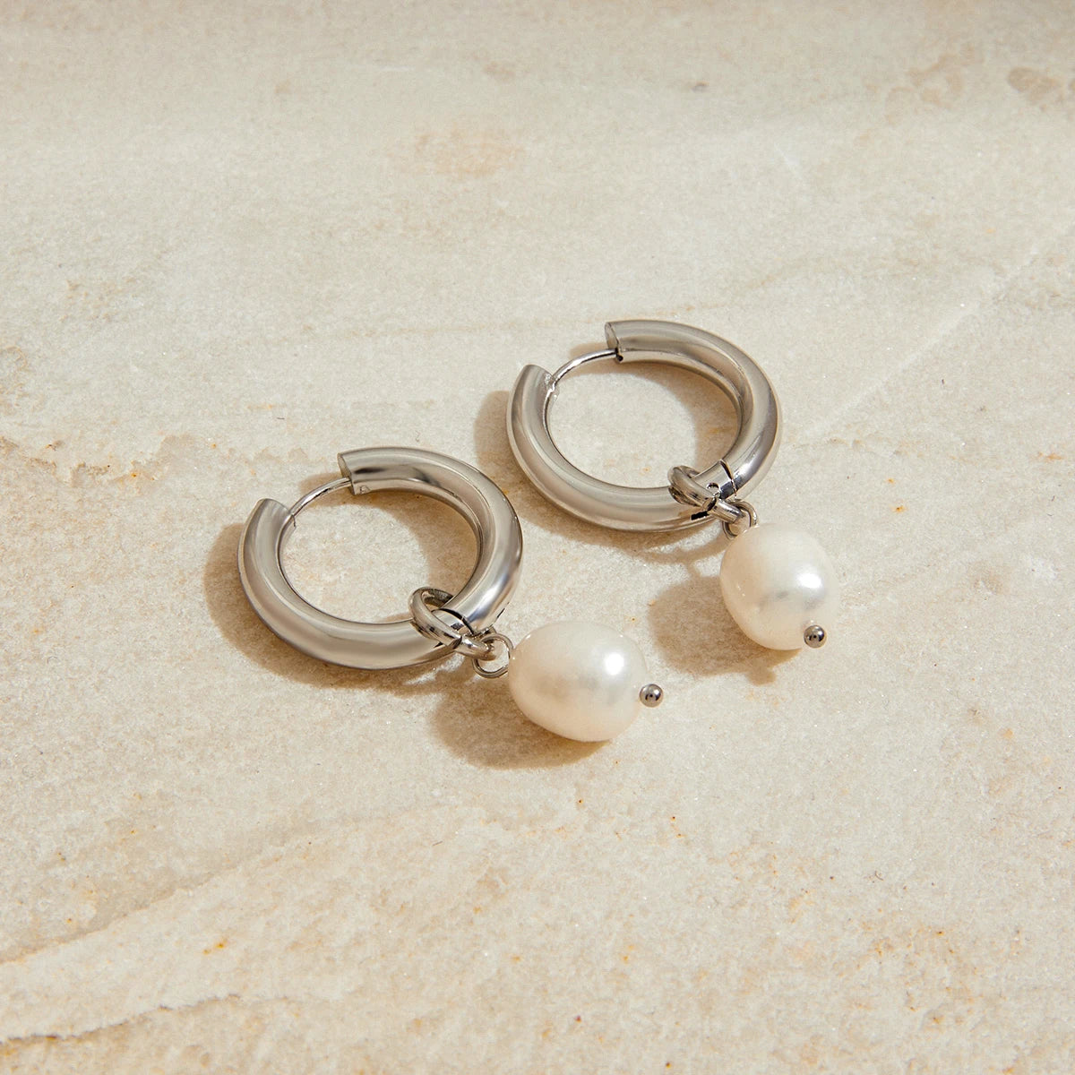 HENA - ARO DE PERLA NATURAL PLATEADO